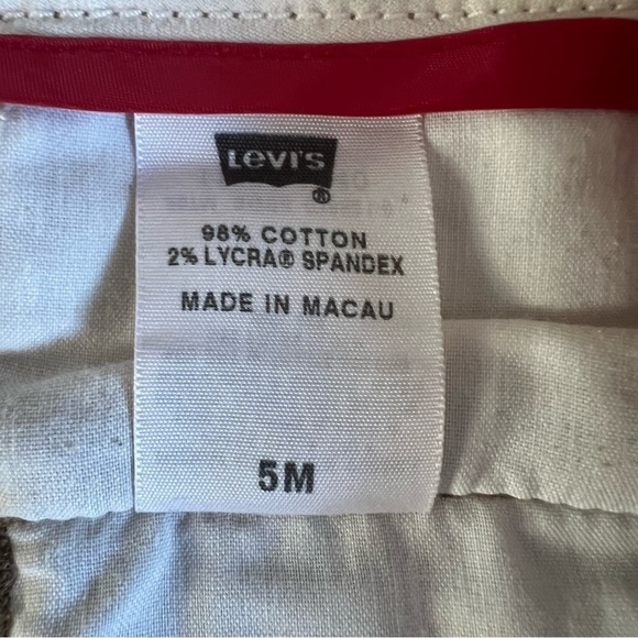 LEVI’S Pants Low Rise Flare Hem Khaki Tan Slacks Size 5 - Picture 8 of 11